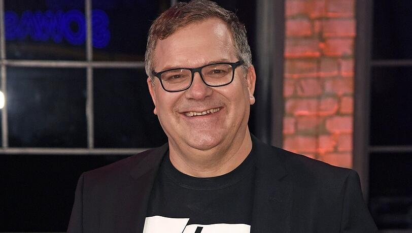 wie heißt elton mit nachnamen