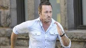 was macht alex o'loughlin heute
